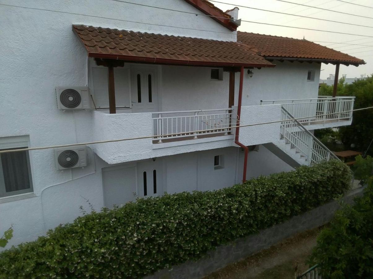 Katerina Rooms Nea Kallikrateia Exterior foto